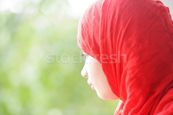 Portret moslim meisje boeken school Maakt een reservekopie Stockfoto © zurijeta
