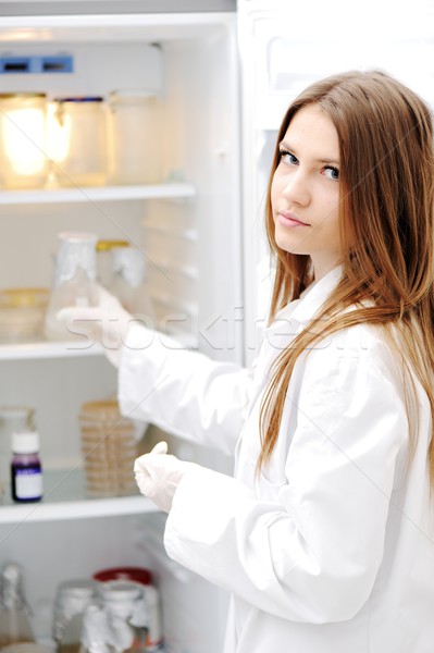 Jeunes science travailleurs recherche médicaux laboratoire [[stock_photo]] © zurijeta