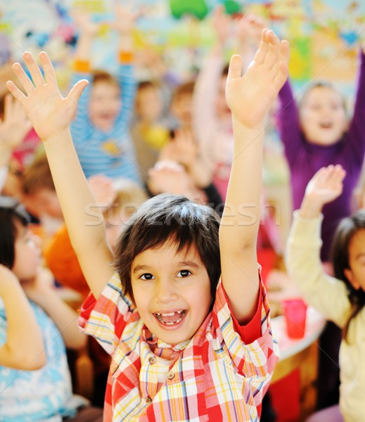 Kinderen vieren verjaardagsfeest speeltuin kinderen Stockfoto © zurijeta