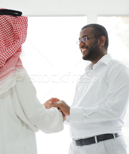 [[stock_photo]]: Arabe · hommes · d'affaires · bureau · réunion · affaires