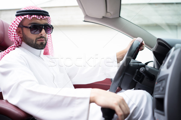Foto stock: Atraente · Árabe · homem · carro · rua · árabe
