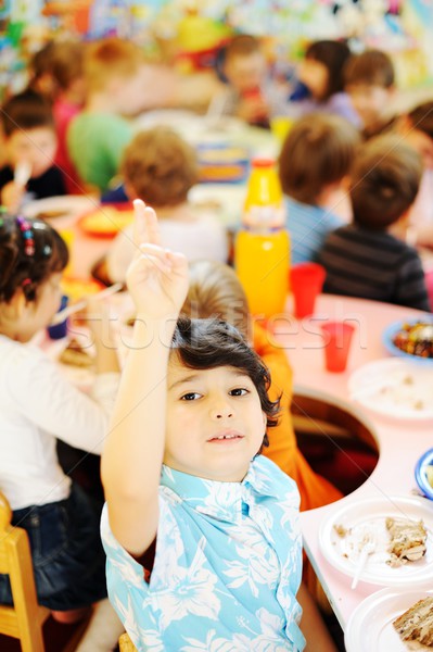 Kinderen vieren verjaardagsfeest speeltuin kinderen Stockfoto © zurijeta