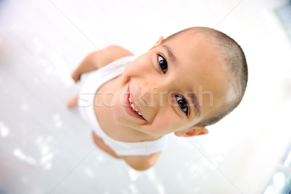 Pequeno menino bonitinho cabelo curto careca sorrir Foto stock © zurijeta