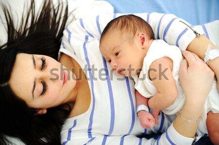 Foto stock: Feliz · madre · recién · nacido · bebé · sonrisa · nino