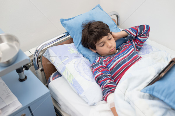 Kid Patienten Krankenhausbett Kind Hand Zimmer Stock foto © zurijeta